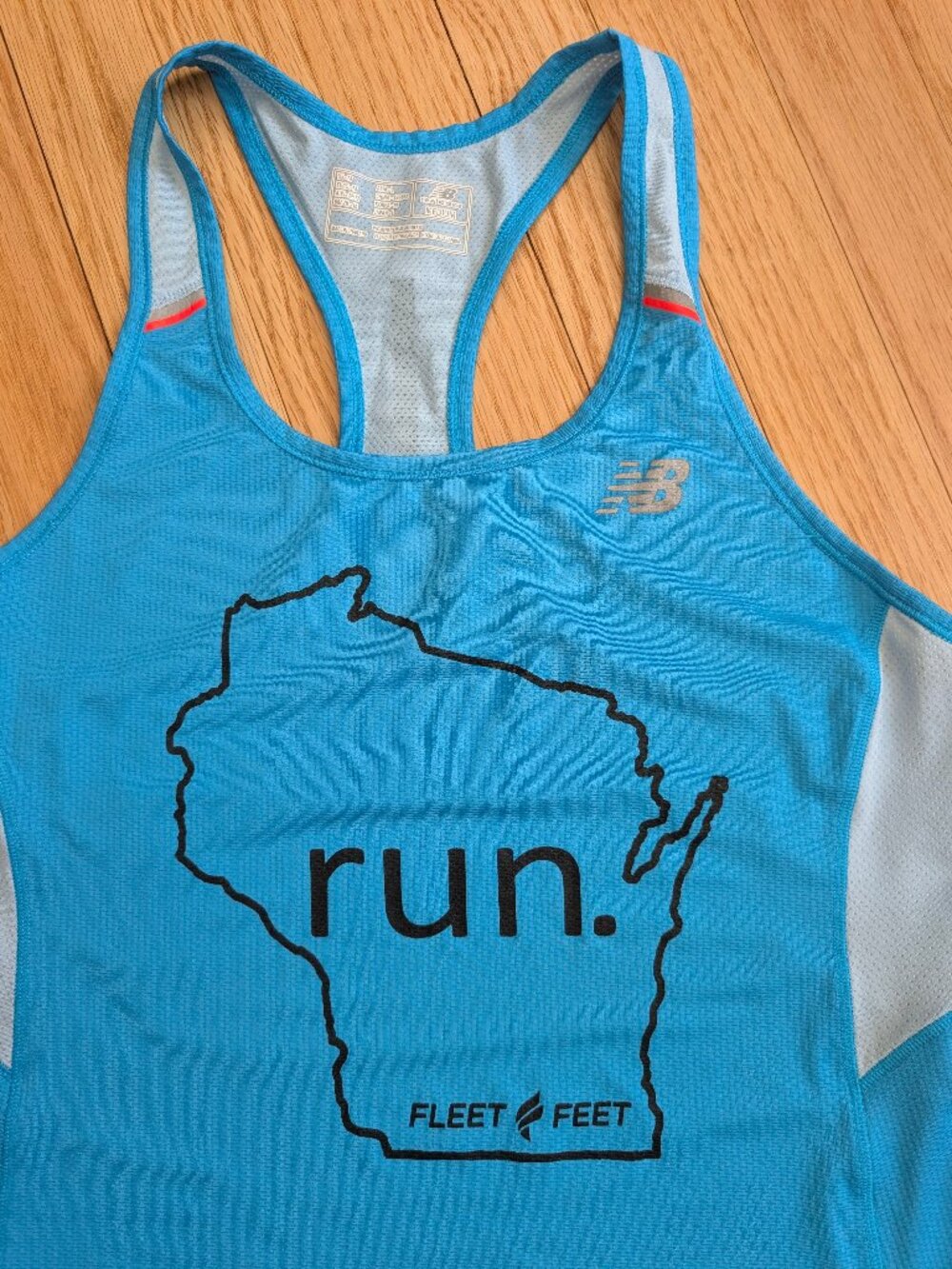 EUC New Balance x Fleet Feet Run Wisconsin Tank Top Blue Women's Medium Running - Picture 2 of 8